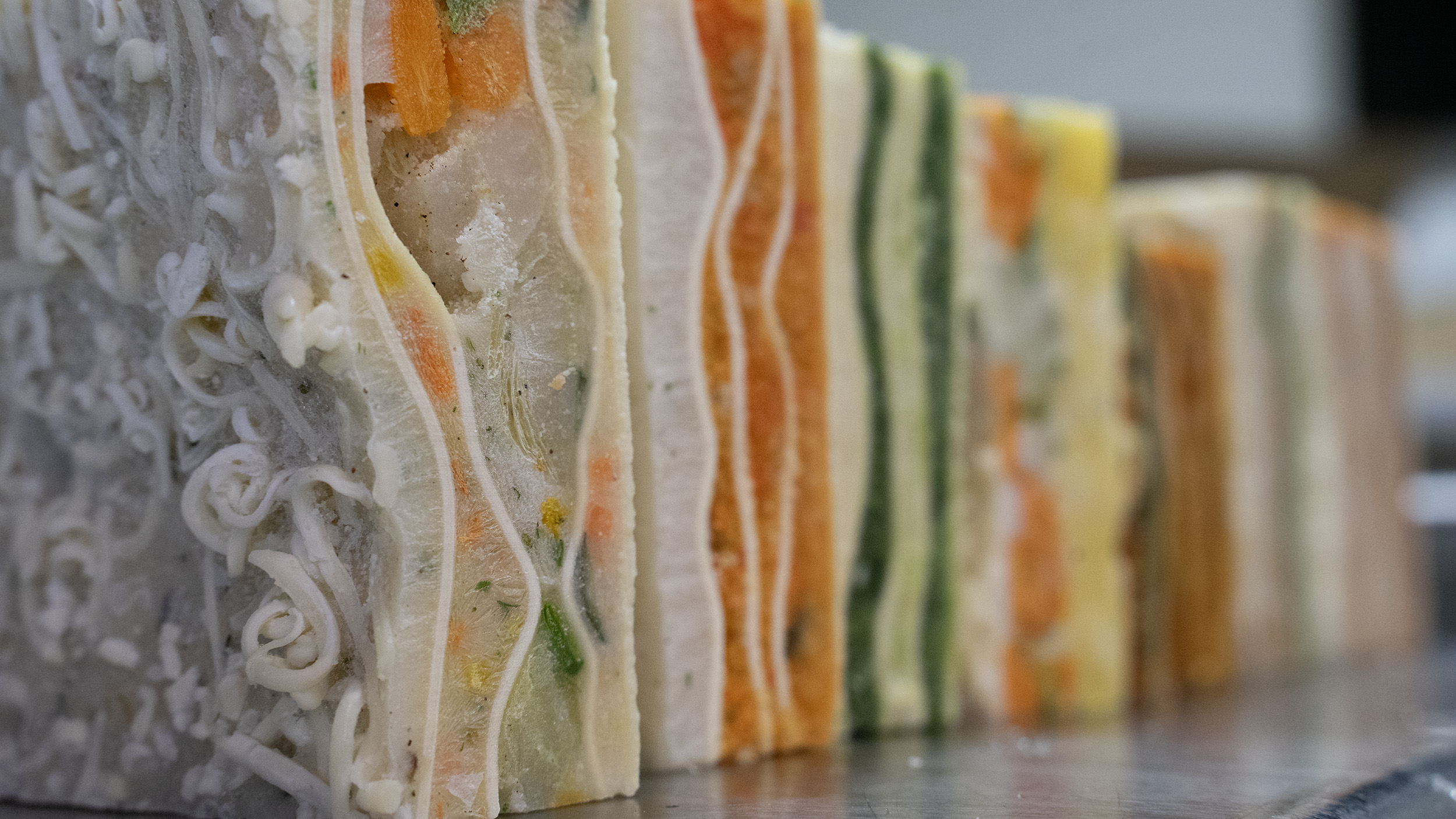 Querschnitt gefrorener Giacobbe Lasagne- und Pasta-Schichten